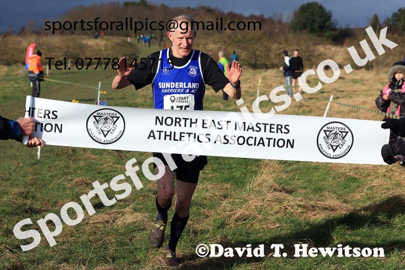 Womens 35 and Over and Mens 65 and Over, 2024 NEMAA Cross Country Champs., Wallsend. Photo: David T. Hewitson/Sports for All Pics